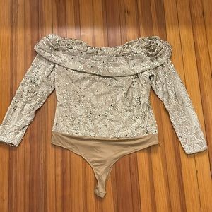 JLuxLabel off the shoulders body suit, nude and cream with sequins , Sized XXL